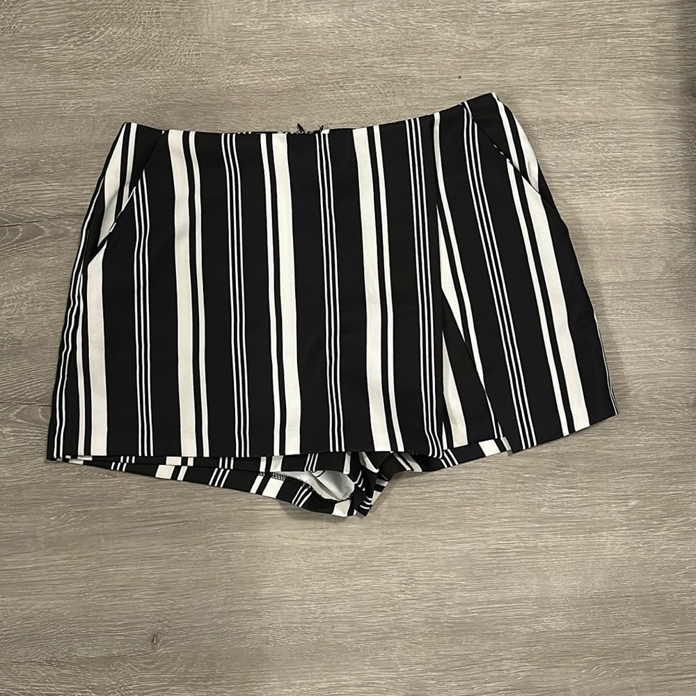 Charlotte Russe Skort